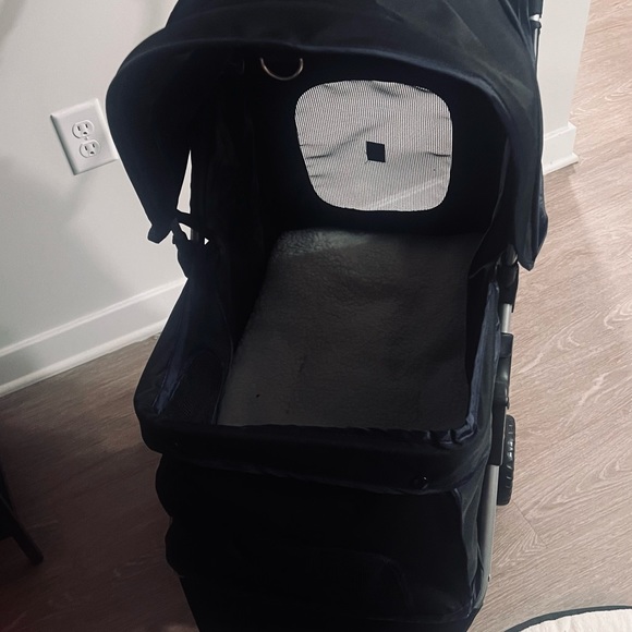 Dog| Cat stroller and Car seat. - Picture 3 of 9